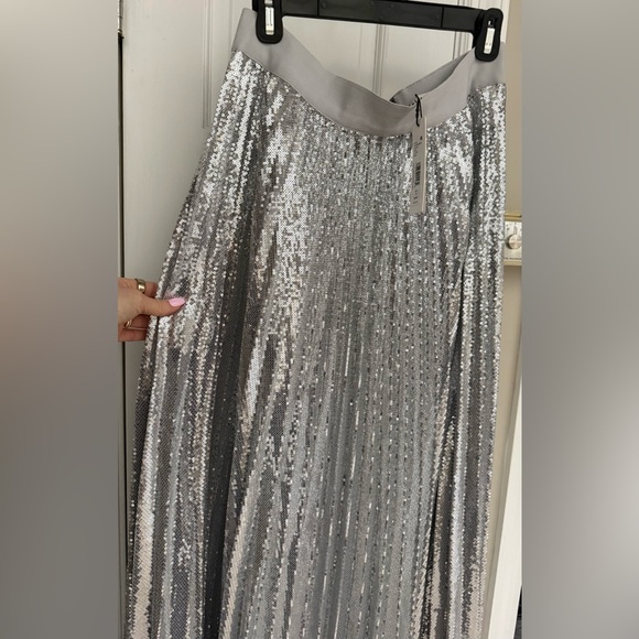 •NWT• Alice & Olivia Ivey Sequin Maxi Skirt - Picture 9 of 9